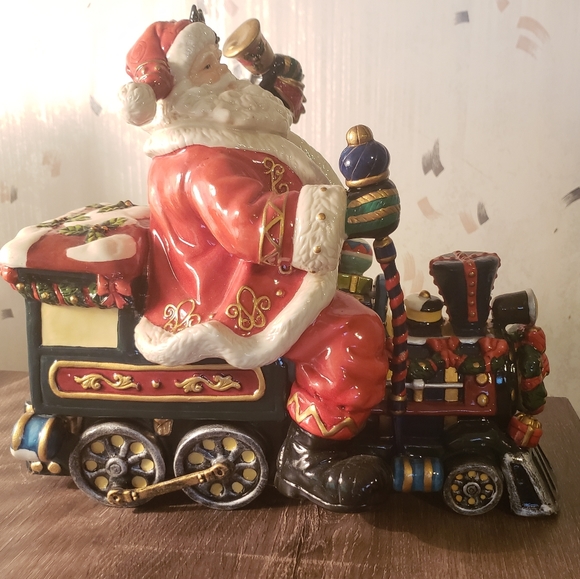 Dillard's Trimmings Other - Dillard's Trimmings Santa on Train